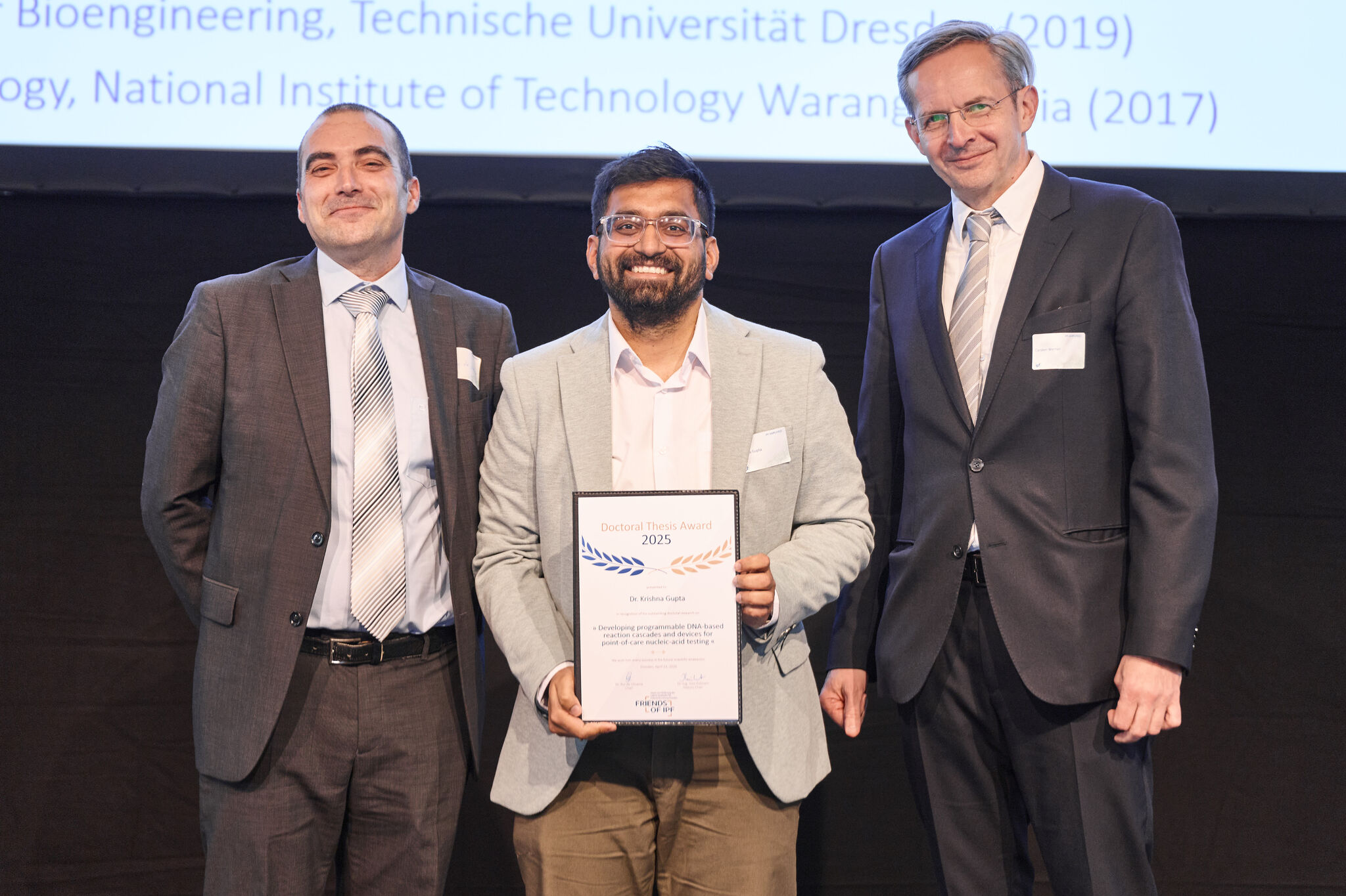 Krishna Gupta receiving the Doctoral Thesis Award